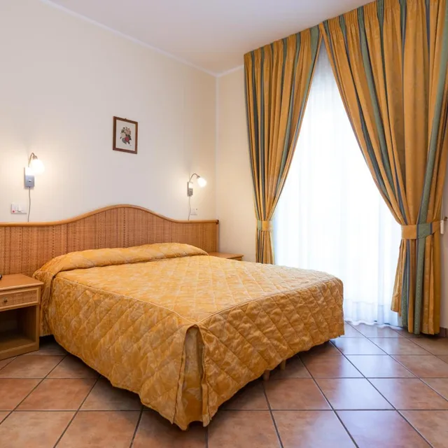 غرفة قياسية بسرير مزدوج أو سريرين منفصلين، Hotel Ristorante Il Ceppo 2/8