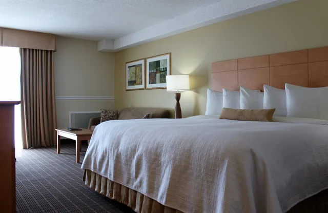 غرفة قياسية بسرير كينج، Best Western Smiths Falls Hotel 6/10