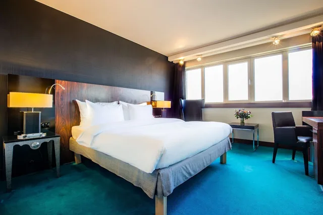 غرفة بريميوم بسرير كينج بإطلالة على النهر، Radisson Blu Hotel Hamburg 3/9