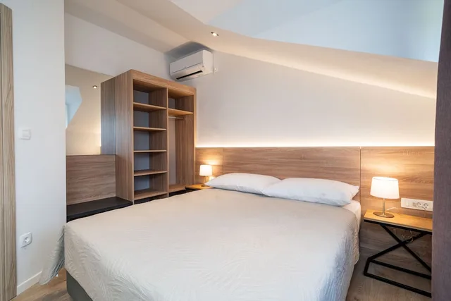 شقة بإطلالة على البحر بشرفة بغرفتي نوم، Bacan Serviced Apartments 1/6