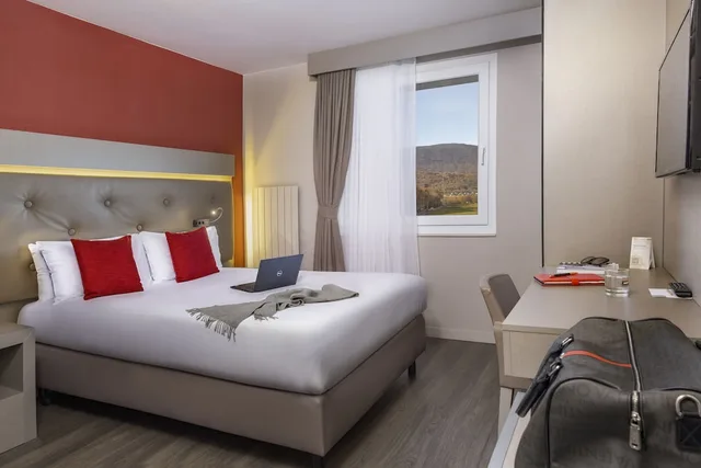 غرفة قياسية مفردة بسرير مزدوج، Everness Hotel and Resort 1/8