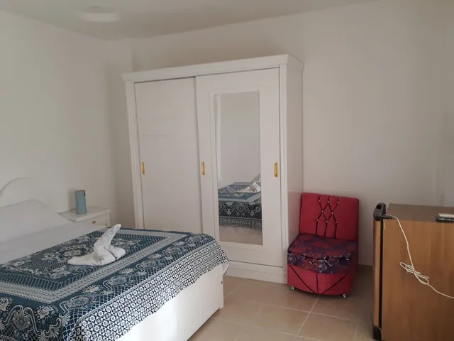 غرفة بسرير كوين بإطلالة على النهر بغرفة نوم واحدة، 555 Studios & Flats 5/9