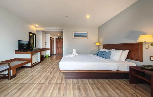 Superior, Double or Twin Bed, Pool View, Savotel 6/10