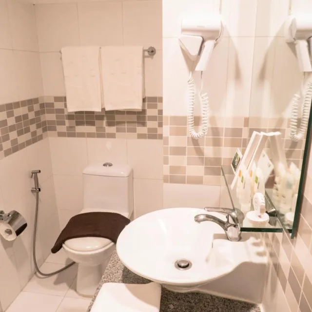 جناح، The Exchange Regency Residence Hotel 5/7
