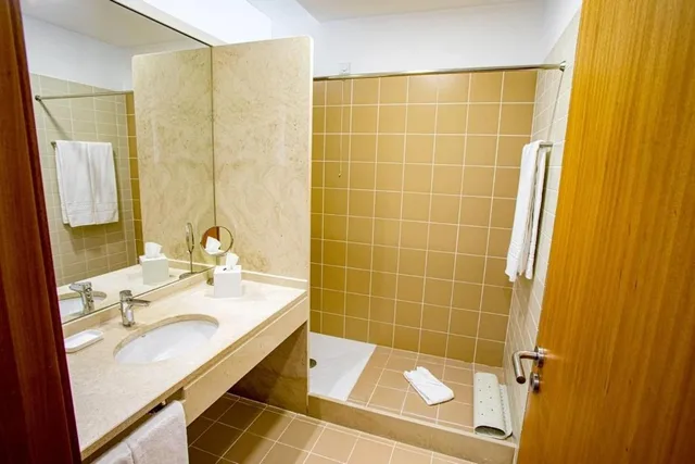 غرفة بسرير مزدوج أو سريرين منفصلين مع سرير إضافي، Luna Arcos Hotel 3/3