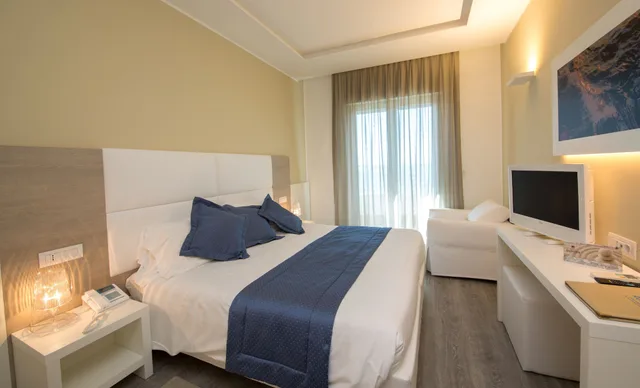 1 Bedroom, Romantic, King Bed, Sea View, Hotel Aurora 1/7