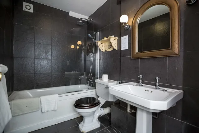 Classic, Double Bed, The Elephant Hotel 6/8