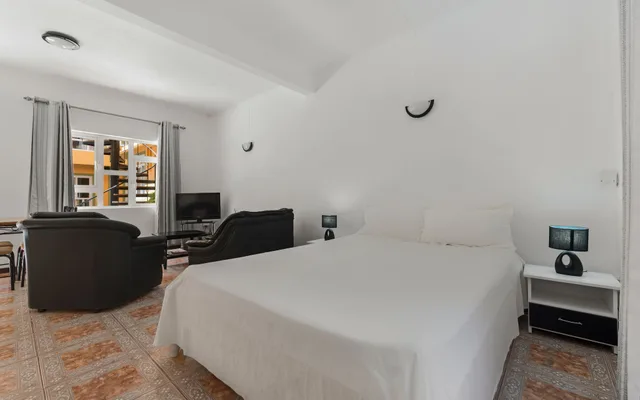 Studio, King Bed, Wanna Studio Apartments 1/1