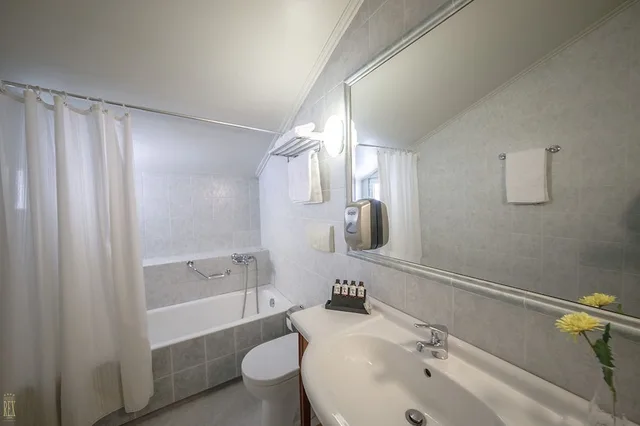 غرفة كلاسيكية بسريرين منفصلين، Rex Hotel 4/4