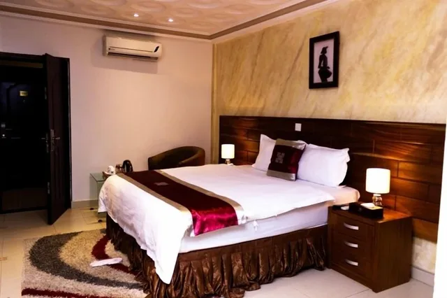 غرفة قياسية بسرير مزدوج، Airport West Hotel 7/10