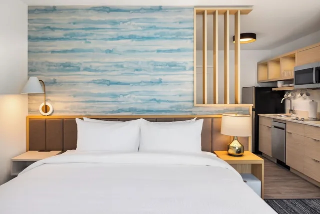 جناح استوديو بسرير كينج بغرفة نوم واحدة مع أريكة لذوي الإعاقة، TownePlace Suites by Marriott Mankato 1/7