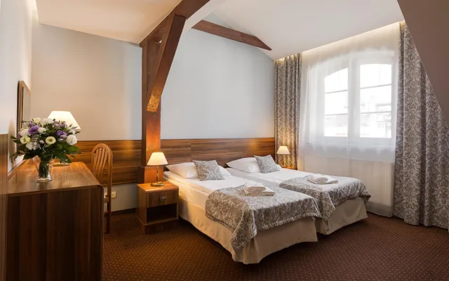 غرفة بسرير مزدوج أو سريرين منفصلين، Wit Stwosz Hotel 4/10