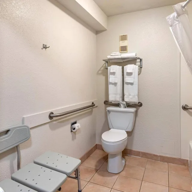 غرفة بسريرين كوين بحوض استحمام لذوي الإعاقة، Quality Inn Grand Junction 4/5