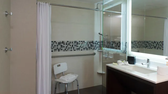 جناح بسرير كوين، Staybridge Suites Puebla 3/3