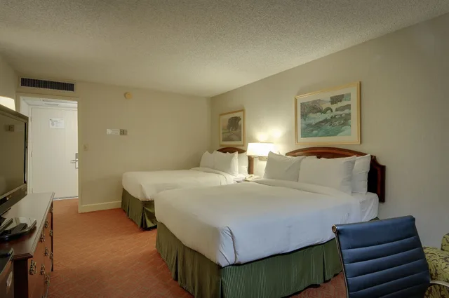 غرفة قياسية بسريرين كوين، Vagabond Inn Executive San Francisco Airport 5/8