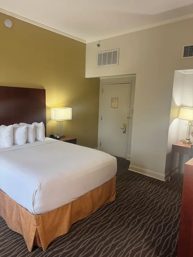 غرفة كومفورت بسرير كوين، Blake Hotel New Orleans, BW Signature Collection 2/4