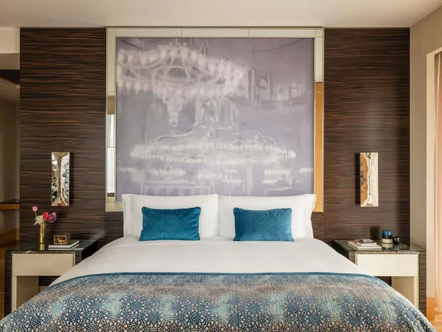 جناح بسرير مزدوج بإطلالة على المدينة بغرفة نوم واحدة، RAFFLES ISTANBUL 3/5
