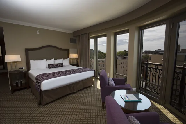 Premium, King Bed, Lake Front, The Edgewater 1/5
