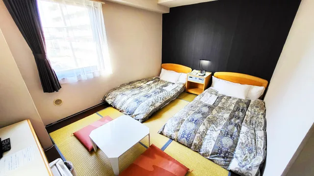 غرفة يابانية بسريرين منفصلين بإطلالة على المدينة، Hotel Royal Garden Kisarazu 1/1