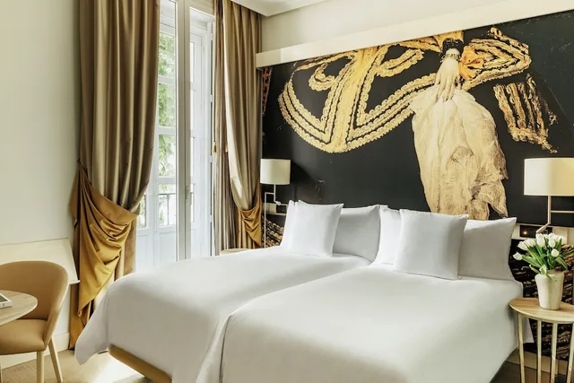 غرفة متصلة بريميير بسرير كينج، Palacio de Los Duques Gran Melia 1/3