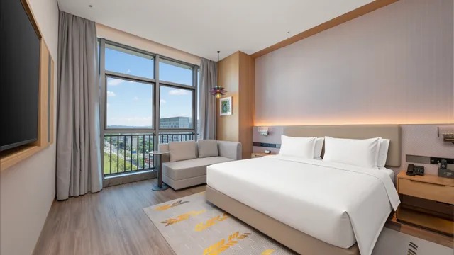 1 Bedroom, Suite, Holiday Inn Guiyang Airport by IHG 2/10