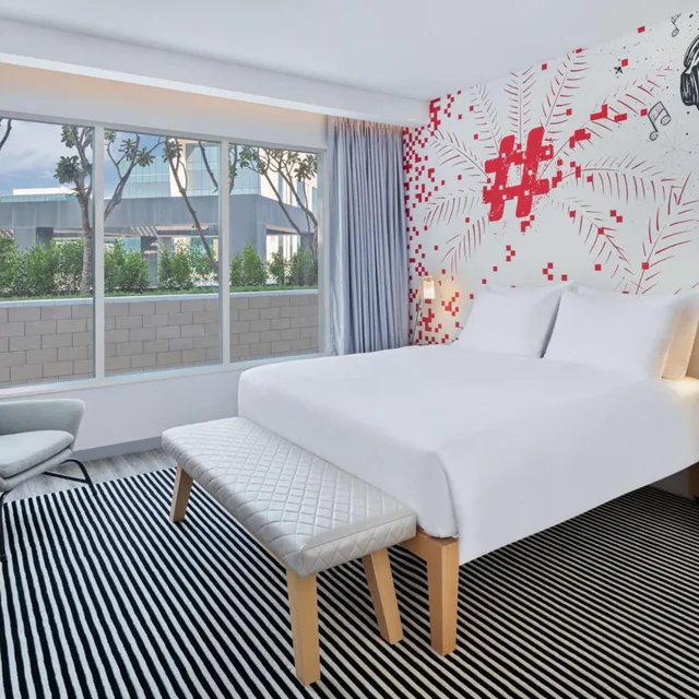 جناح عائلي، Radisson Red Dubai Silicon Oasis 2/8