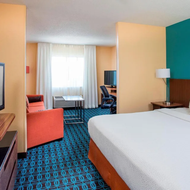 استوديو ديلوكس كبير بسرير كينج مع أريكة، Fairfield Inn & Suites Peru 1/1