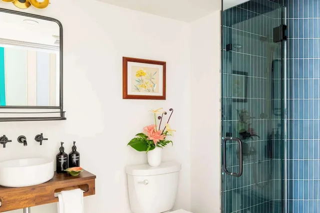 1 Bedroom, Penthouse, Suite, King Bed, Sofa، Wayfinder Waikiki 3/3