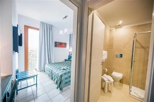 Room, Twin Beds, Baia del Capitano 1/1