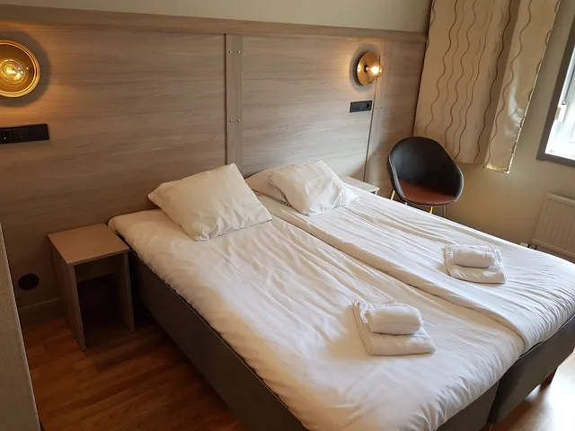 غرفة بسرير كوين بحمام خاص، Hotell Stinsen 1/1