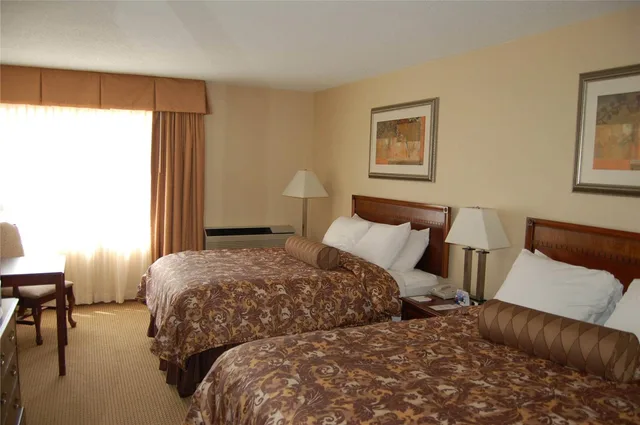 غرفة بسريرين كوين للمدخنين، Rodeway Inn & Suites East Windsor CT 1/3