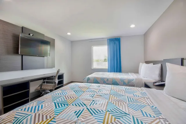 غرفة قياسية بسريرين مزدوجين للمدخنين، Motel6 Sulphur, LA 4/6