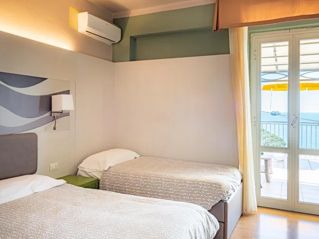 غرفة ثلاثية بإطلالة على البحر، Il Nido Hotel 1/10