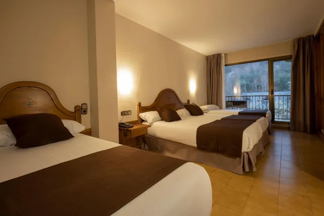 غرفة رباعية بسرير فردي، Hotel Sant Gothard 8/10