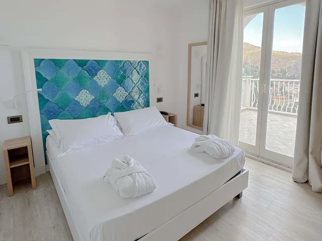 غرفة ديلوكس بسرير كوين بإطلالة على البحر لذوي الإعاقة، Splendid Hotel Taormina 2/4