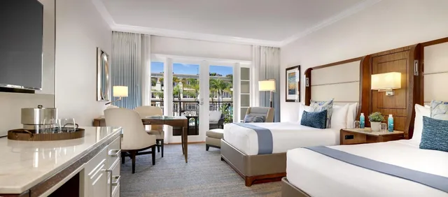 غرفة بسريرين مزدوجين بإطلالة على الفناء، Balboa Bay Resort 1/4