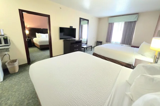 جناح بسرير كينج وسريرين كوين، Ramada By Wyndham South Waco 1/9