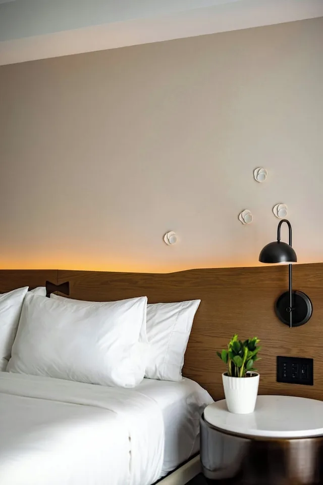 غرفة بسرير كينج بشرفة، The Limited Hotel Charleston 4/8