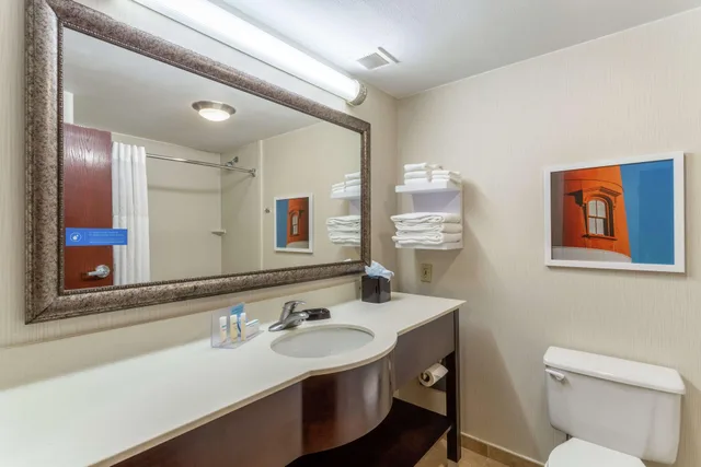 غرفة بسريرين مزدوجين، Hampton Inn Boston/Peabody 3/3