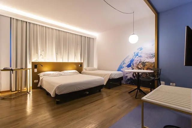 غرفة عائلية بسرير مزدوج وسرير فردي، Hotel Euro Suite Curitiba Batel By Nacional Inn 1/4