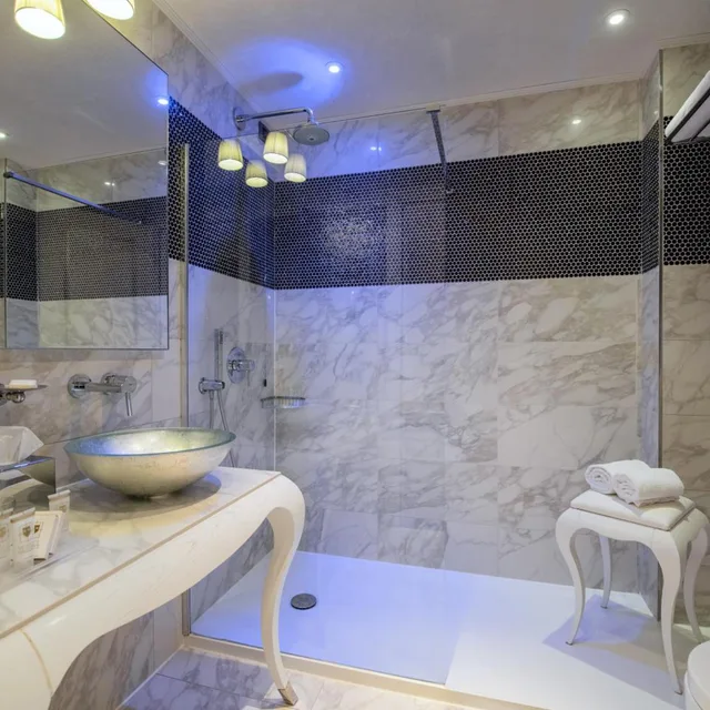 غرفة كلاسيكية ثلاثية، Carnival Palace Hotel 8/8