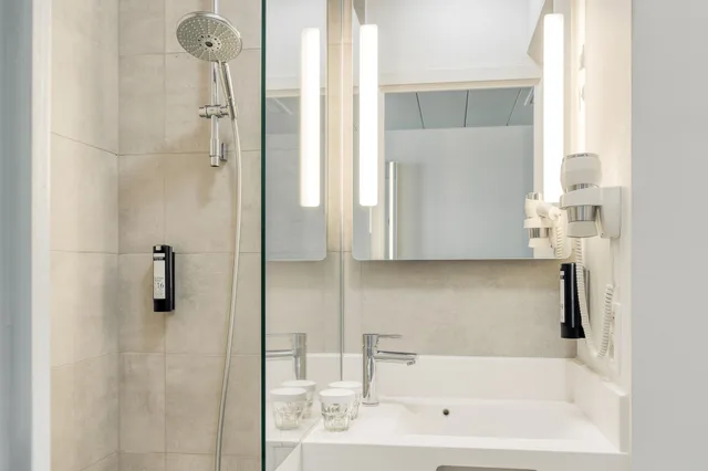 غرفة أساسية بسرير كوين، B&B Hotel Antwerpen Zuid 5/6