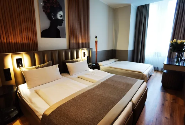 غرفة قياسية رباعية، Arthotel Munich 6/10