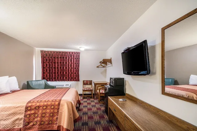 Room, 2 Double Beds, Americas Best Value Inn & Suites Harrisonville 1/10