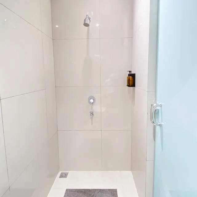 غرفة ديلوكس بسريرين منفصلين، Alhambra Hotel Banda Aceh 3/4