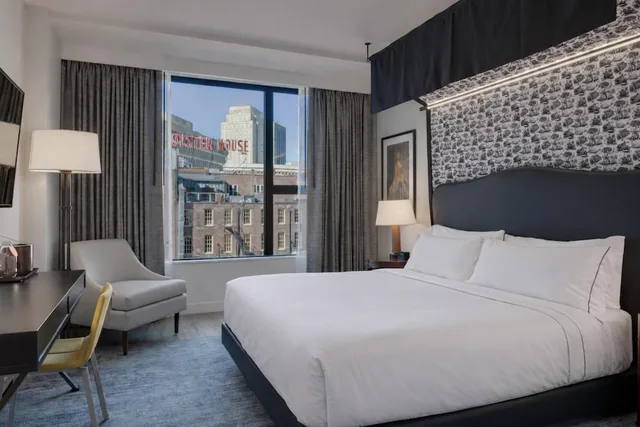 غرفة ركنية بسرير كينج، Canopy by Hilton Boston Downtown 2/7