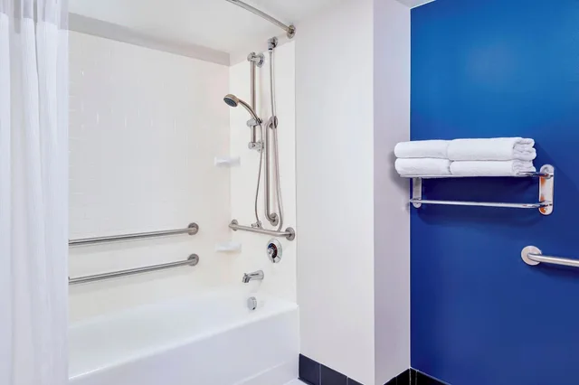 Suite, King Bed, Fairfield Inn And Suites Indianapolis Downtown 7/7