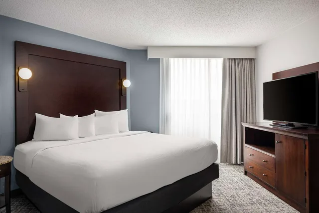 جناح ركني بسرير كينج بإطلالة على المدينة، Embassy Suites by Hilton Birmingham 2/5