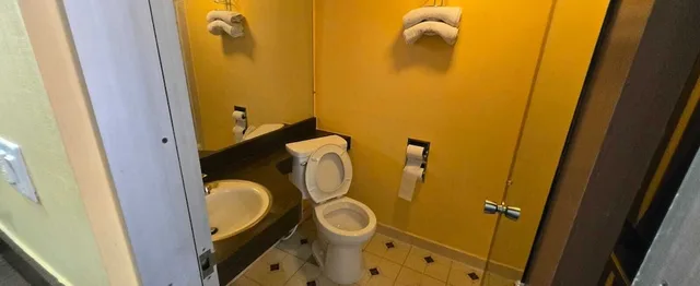 غرفة بسريرين كوين للمدخنين، Sunset Inn Manning I 95 5/5