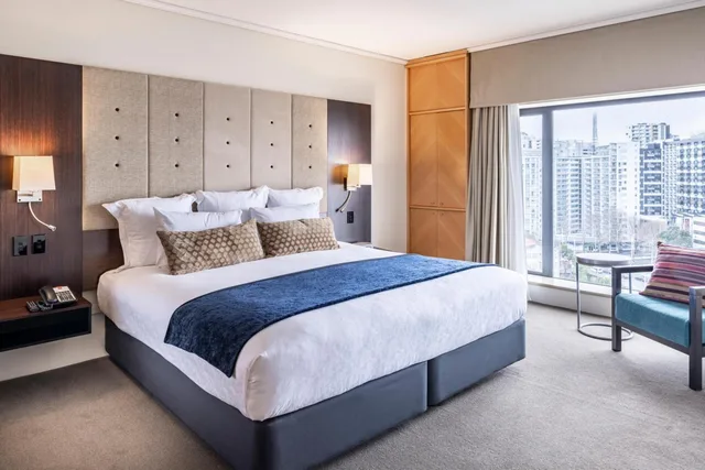 Junior Suite, King Bed, Grand Millennium Auckland 2/7